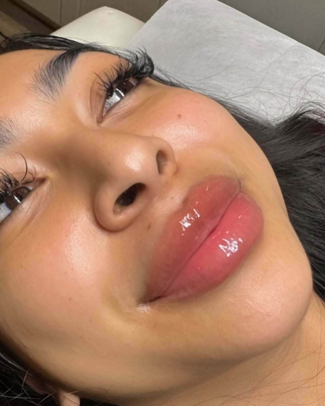 girl to girl, get the lips!!!